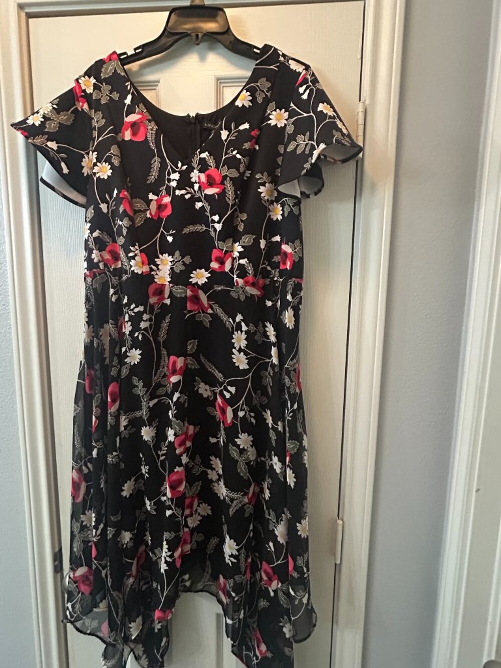 Lane Bryant NWT Floral Handkerchief Hem Dress 14/16